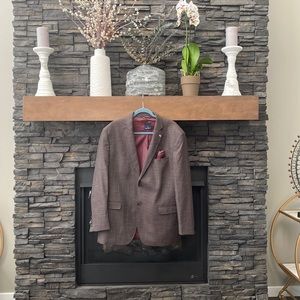 Brown mens sports coat - which small checkers. Burgundy pocket square.